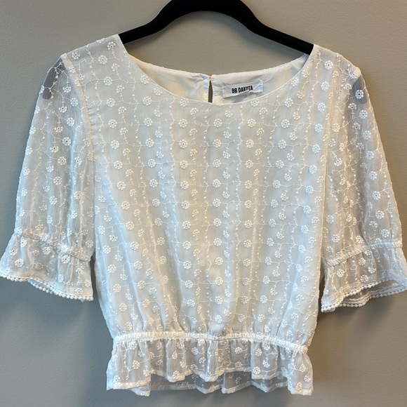 BB Dakota XS White Flutter Sleeve Blouse - Picture 6 of 6
